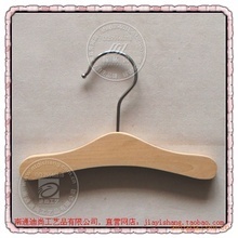 實木寵物衣架促銷：低價批發(fā)，專為愛寵設(shè)計